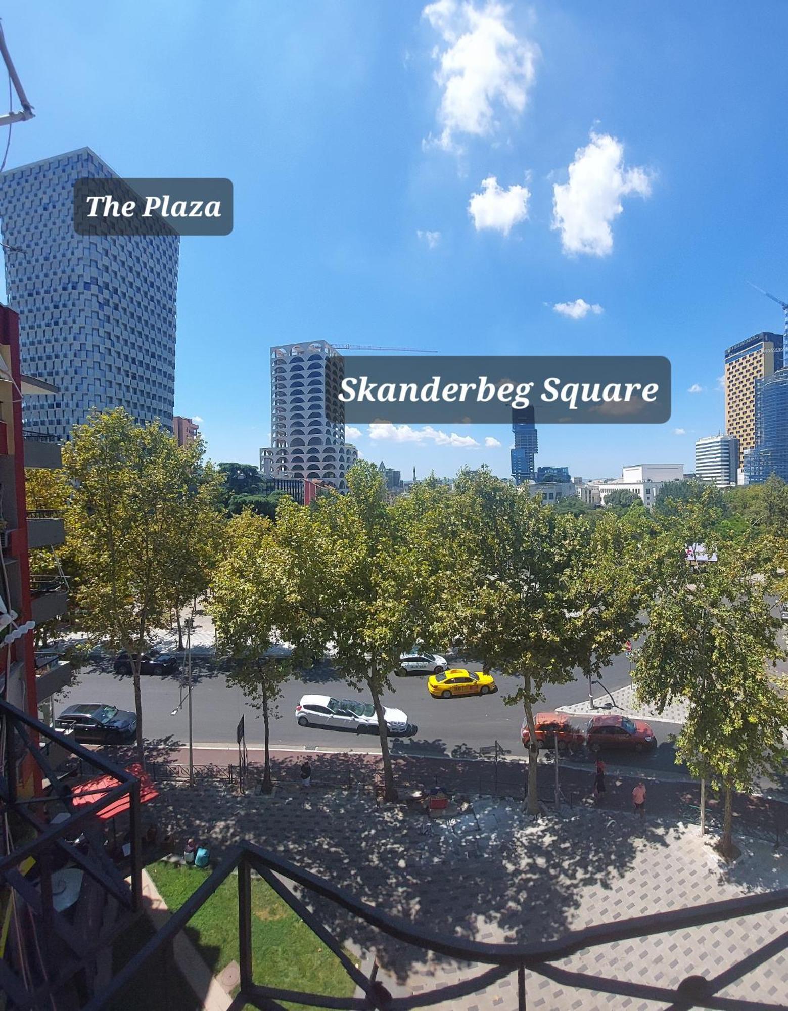 City Oasis In The Heart Of ティラナ エクステリア 写真